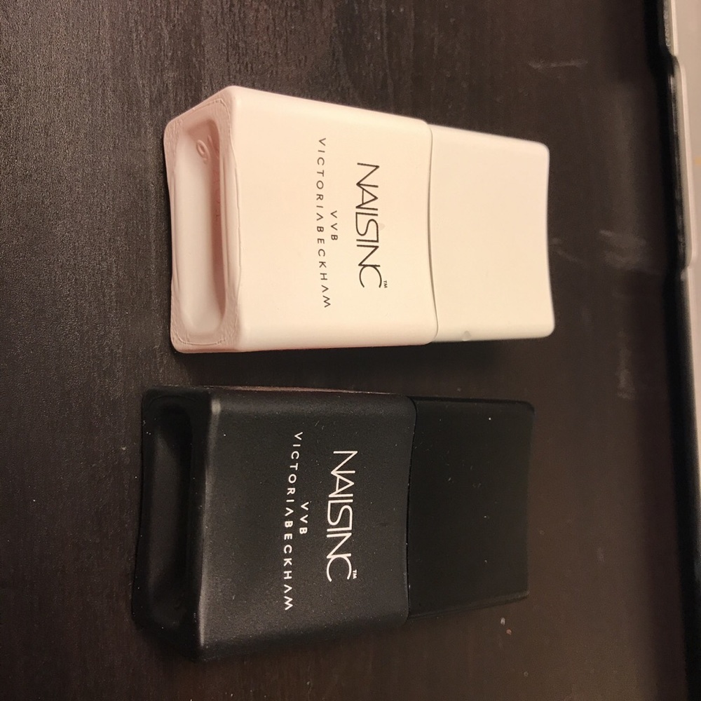 Nails INC. VictoriaBeckham nail polish duo